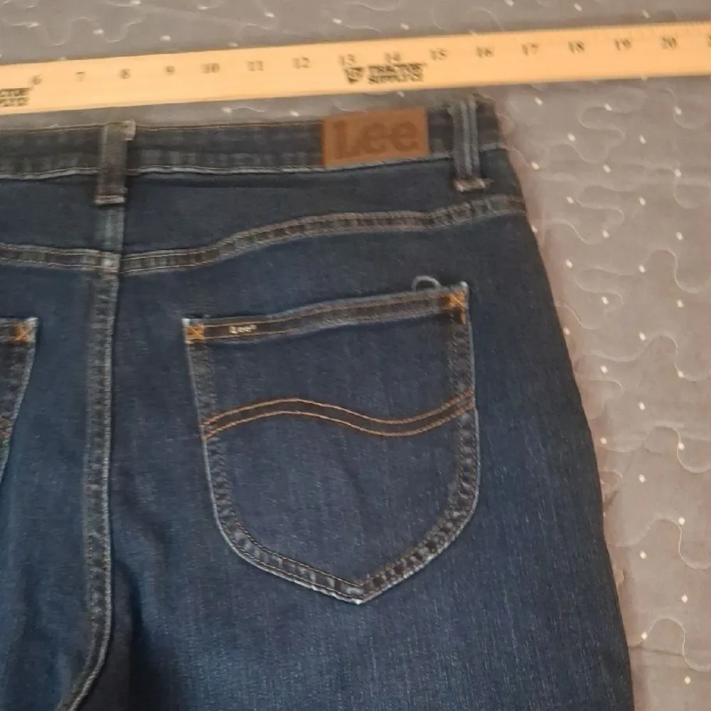 Lee High Rise Straight Leg Dark Blue jeans size 14 short